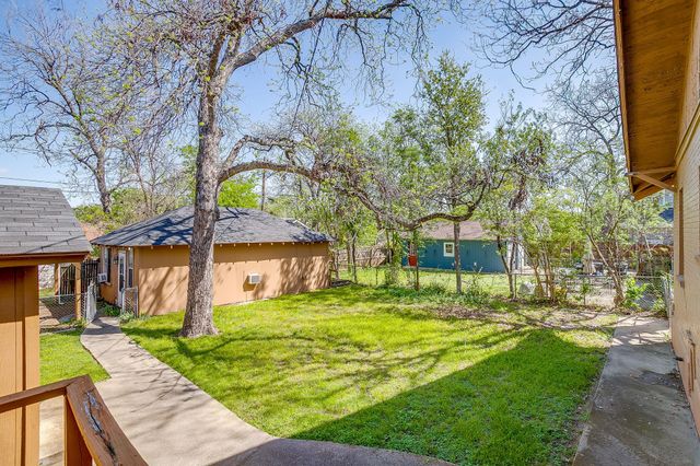 2124 Weatherbee Street, Fort Worth, TX 76110