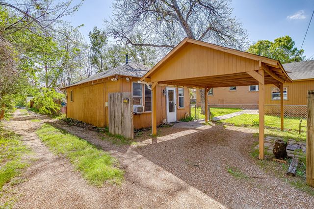 2124 Weatherbee Street, Fort Worth, TX 76110