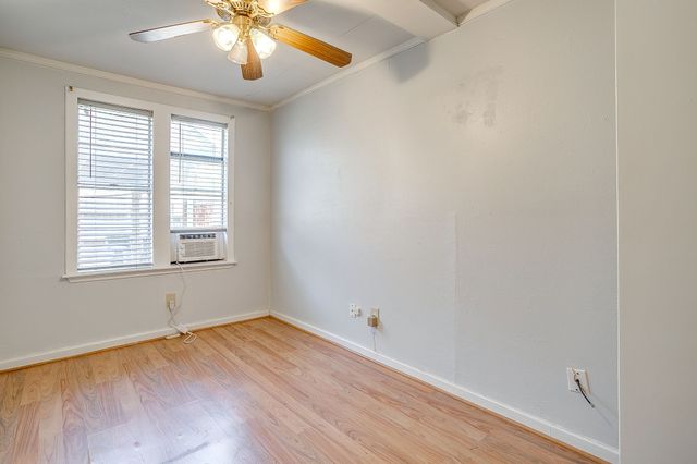 2124 Weatherbee Street, Fort Worth, TX 76110