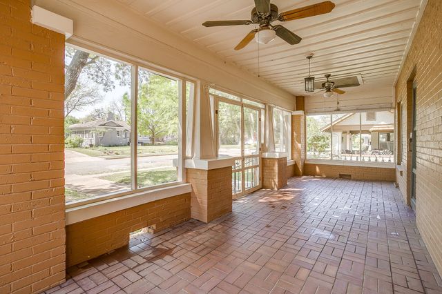 2124 Weatherbee Street, Fort Worth, TX 76110