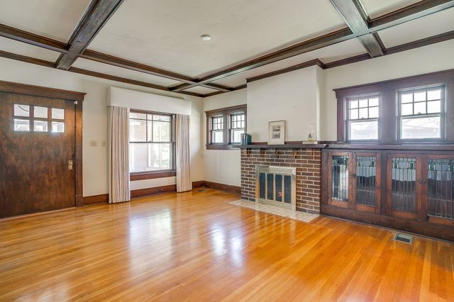 2124 Weatherbee Street, Fort Worth, TX 76110