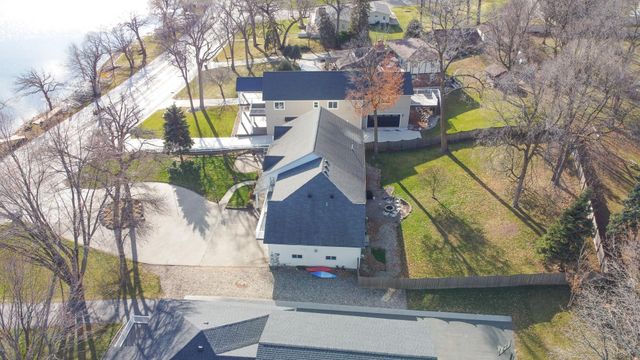 1082 W Lake Drive, Detroit Lakes, MN 56501