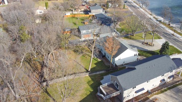 1082 W Lake Drive, Detroit Lakes, MN 56501