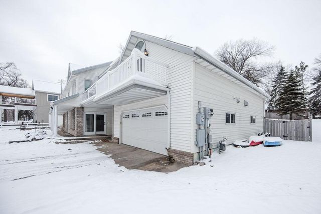 1082 W Lake Drive, Detroit Lakes, MN 56501