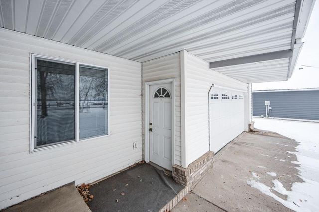 1082 W Lake Drive, Detroit Lakes, MN 56501