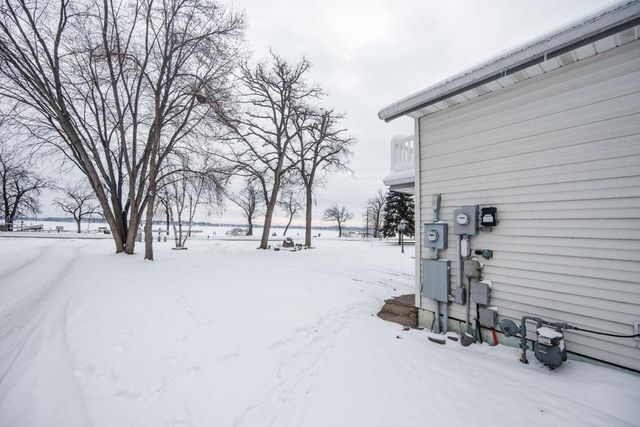 1082 W Lake Drive, Detroit Lakes, MN 56501
