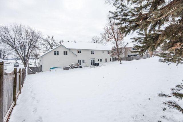 1082 W Lake Drive, Detroit Lakes, MN 56501