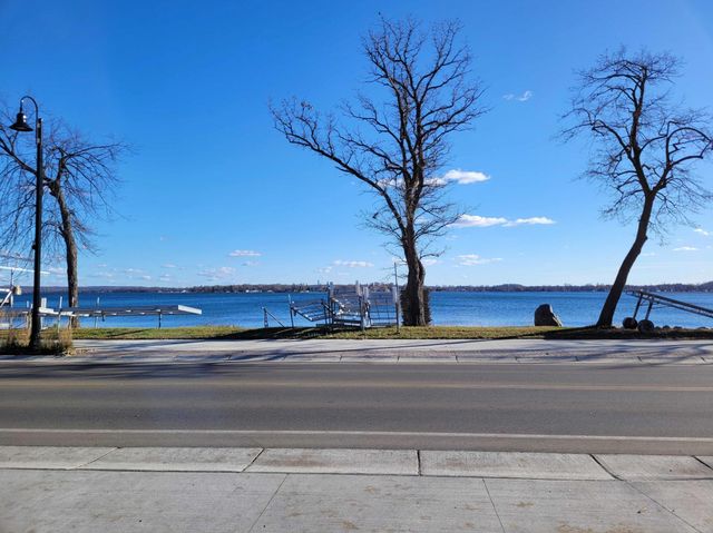 1082 W Lake Drive, Detroit Lakes, MN 56501