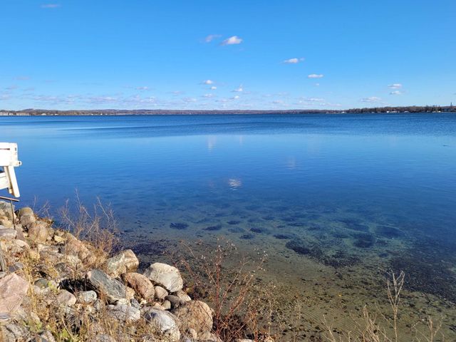 1082 W Lake Drive, Detroit Lakes, MN 56501