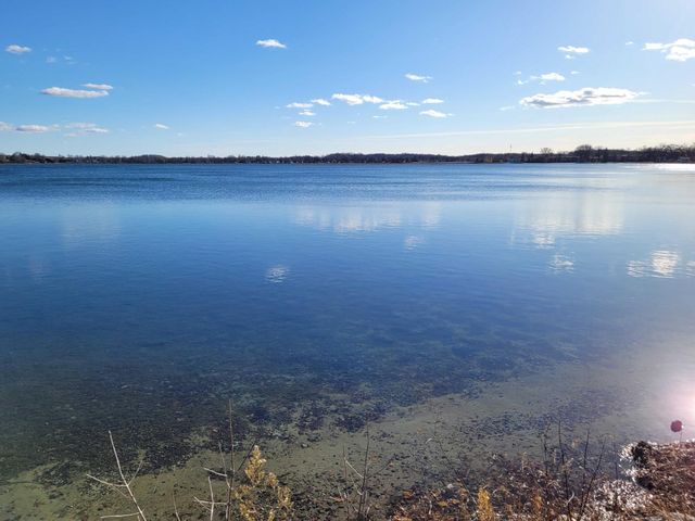 1082 W Lake Drive, Detroit Lakes, MN 56501