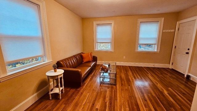 132 North 3, Salem, MA 01970