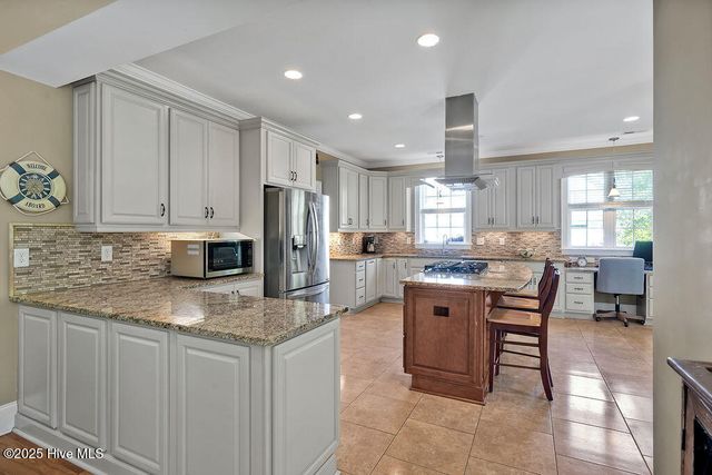 886 Hollybriar Drive, Bolivia, NC 28422