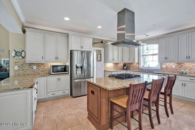 886 Hollybriar Drive, Bolivia, NC 28422