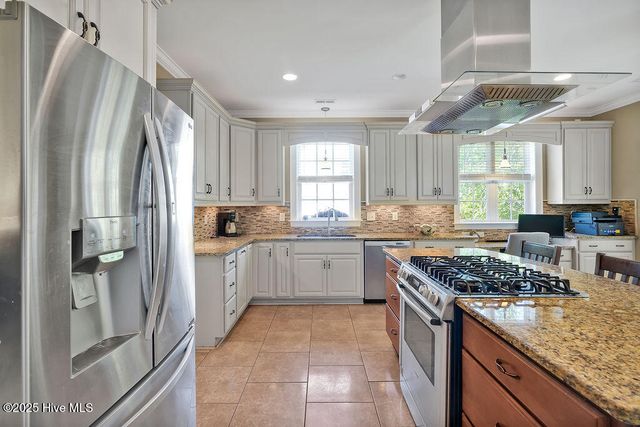 886 Hollybriar Drive, Bolivia, NC 28422