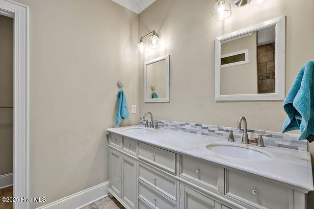886 Hollybriar Drive, Bolivia, NC 28422
