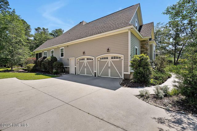 886 Hollybriar Drive, Bolivia, NC 28422