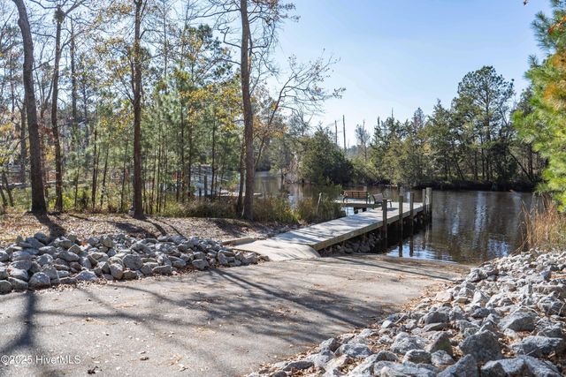 886 Hollybriar Drive, Bolivia, NC 28422
