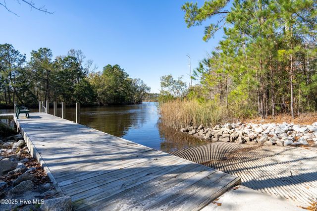 886 Hollybriar Drive, Bolivia, NC 28422