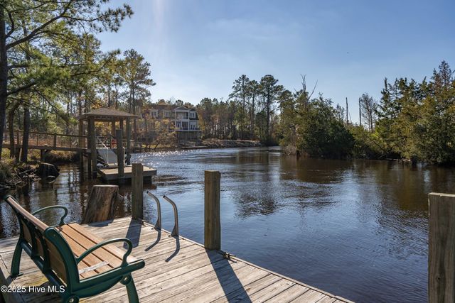 886 Hollybriar Drive, Bolivia, NC 28422