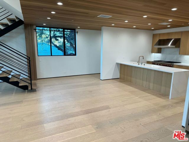 611 Broadway Street, Venice, CA 90291