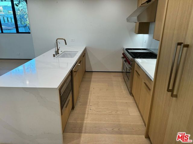 611 Broadway Street, Venice, CA 90291