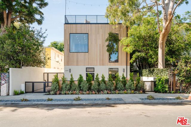 611 Broadway Street, Venice, CA 90291