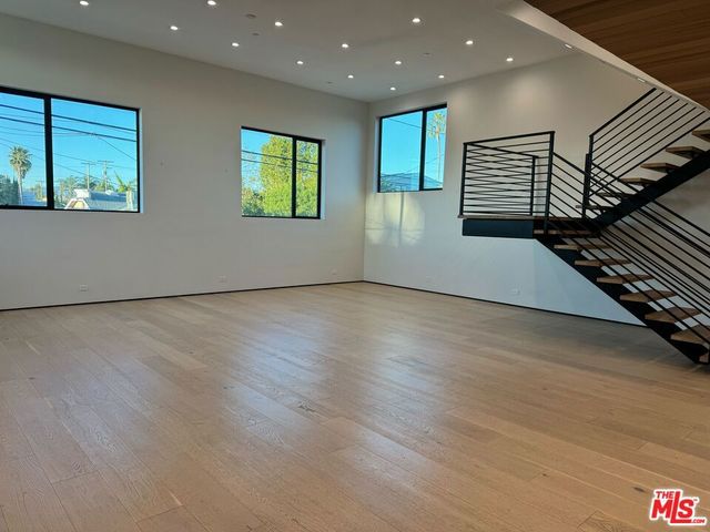 611 Broadway Street, Venice, CA 90291