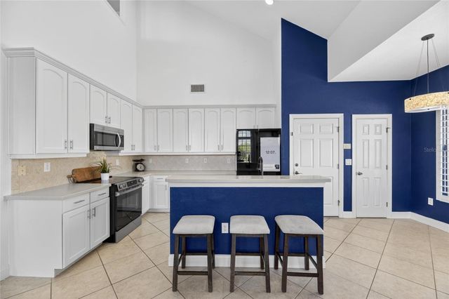5536 LUMINAR POINTE LANE, Apollo Beach, FL 33572