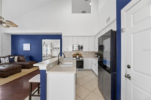 5536 LUMINAR POINTE LANE, Apollo Beach, FL 33572