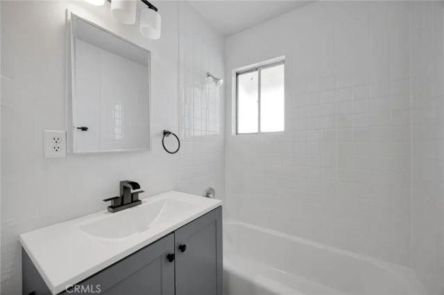 1207 W Woodcrest, Fullerton, CA 92833