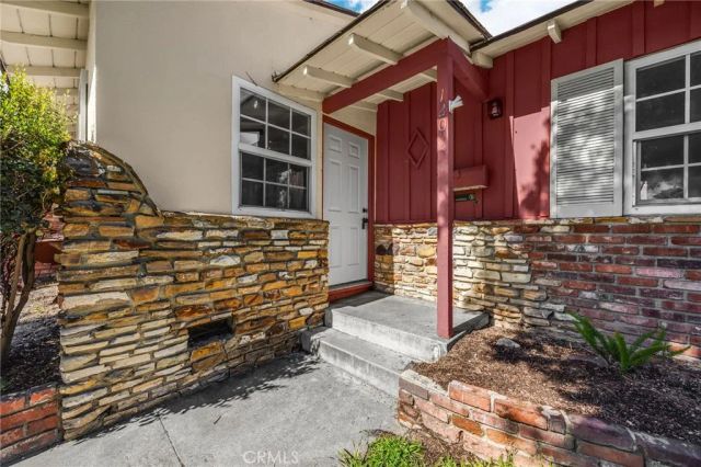 1207 W Woodcrest, Fullerton, CA 92833