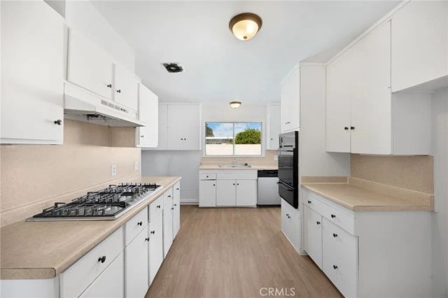 1207 W Woodcrest, Fullerton, CA 92833