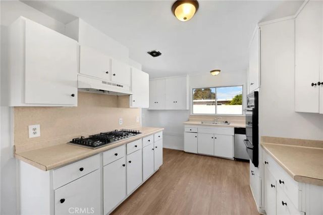 1207 W Woodcrest, Fullerton, CA 92833