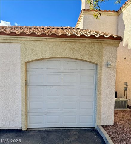1900 North Torrey Pines Drive 212, Las Vegas, NV 89108