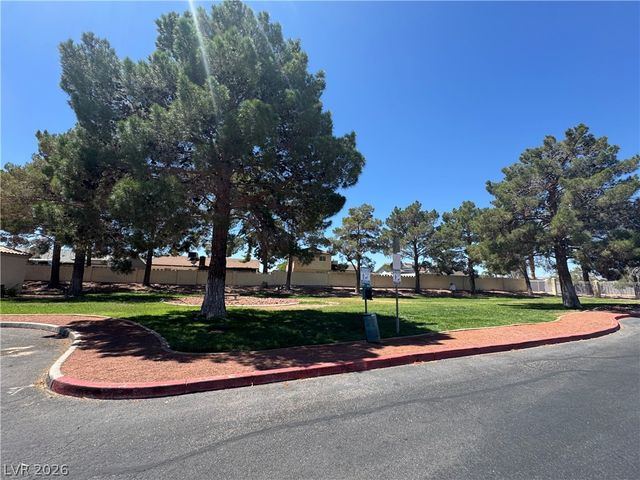1900 North Torrey Pines Drive 212, Las Vegas, NV 89108