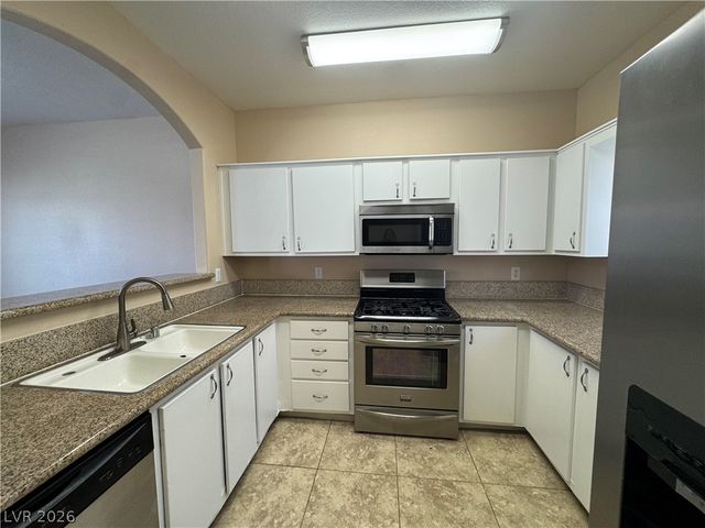 1900 North Torrey Pines Drive 212, Las Vegas, NV 89108