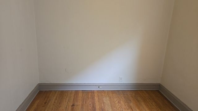 7627 S Bennett Avenue, Chicago, IL 60649