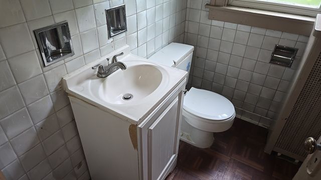 7627 S Bennett Avenue, Chicago, IL 60649
