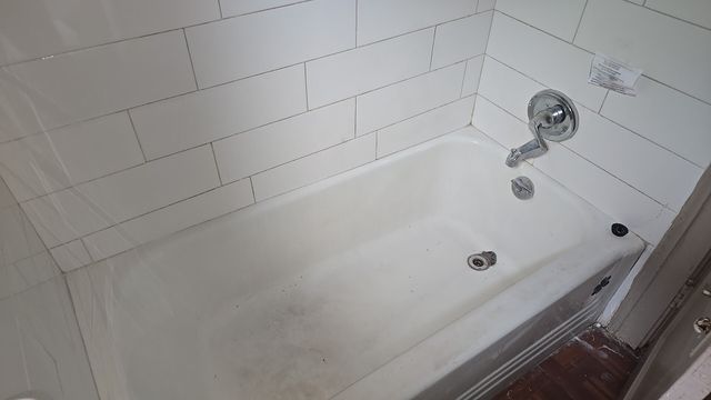 7627 S Bennett Avenue, Chicago, IL 60649