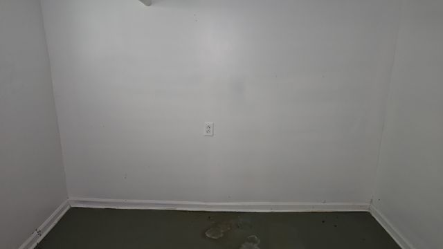 7627 S Bennett Avenue, Chicago, IL 60649