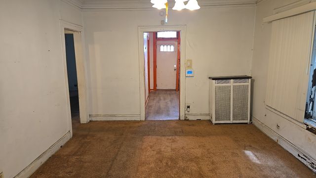 7627 S Bennett Avenue, Chicago, IL 60649