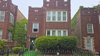 7627 S Bennett Avenue, Chicago, IL 60649