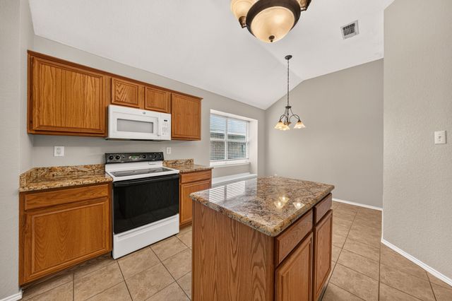 412 Sugar Mill Road, Cedar Hill, TX 75104