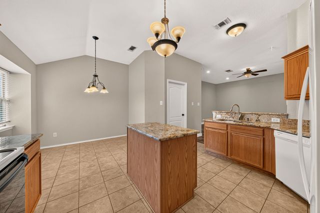 412 Sugar Mill Road, Cedar Hill, TX 75104