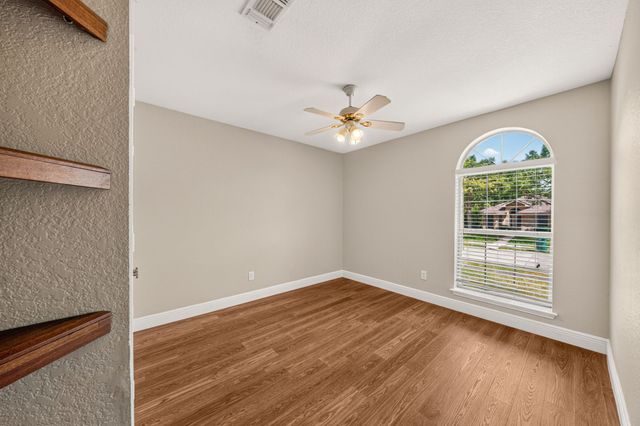 412 Sugar Mill Road, Cedar Hill, TX 75104