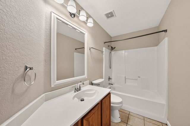 412 Sugar Mill Road, Cedar Hill, TX 75104