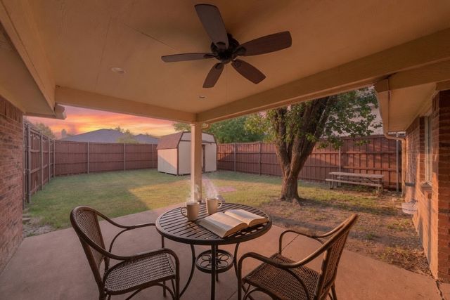 412 Sugar Mill Road, Cedar Hill, TX 75104