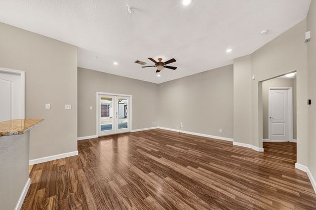 412 Sugar Mill Road, Cedar Hill, TX 75104