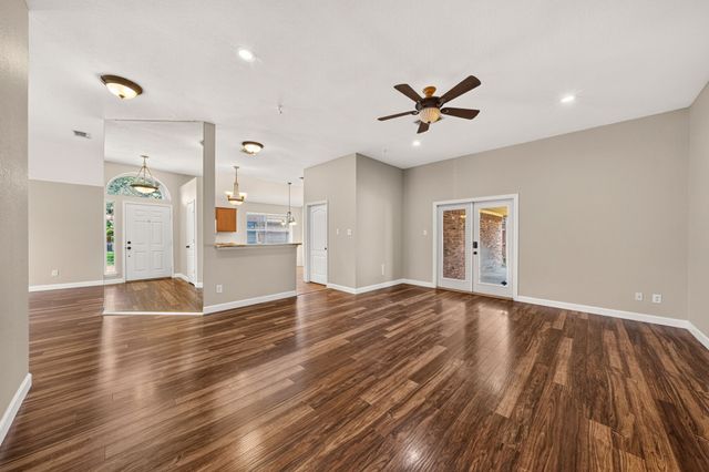 412 Sugar Mill Road, Cedar Hill, TX 75104