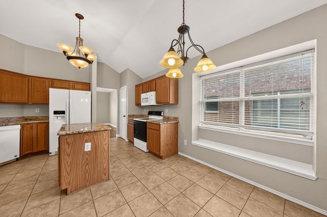 412 Sugar Mill Road, Cedar Hill, TX 75104